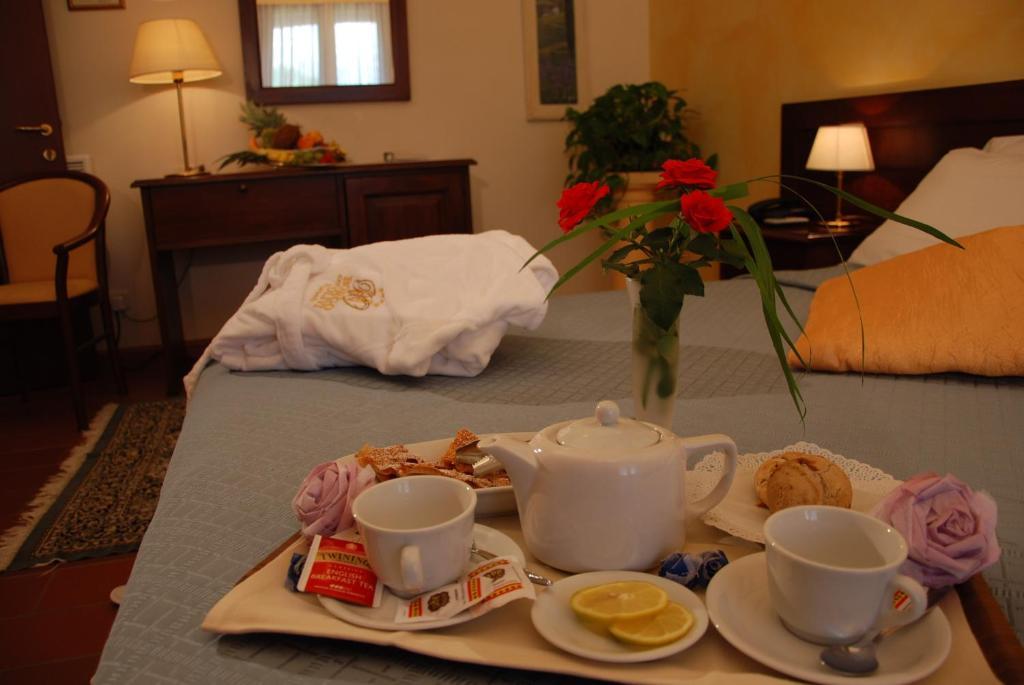 Borgo Degli Olivi Hotel 3*