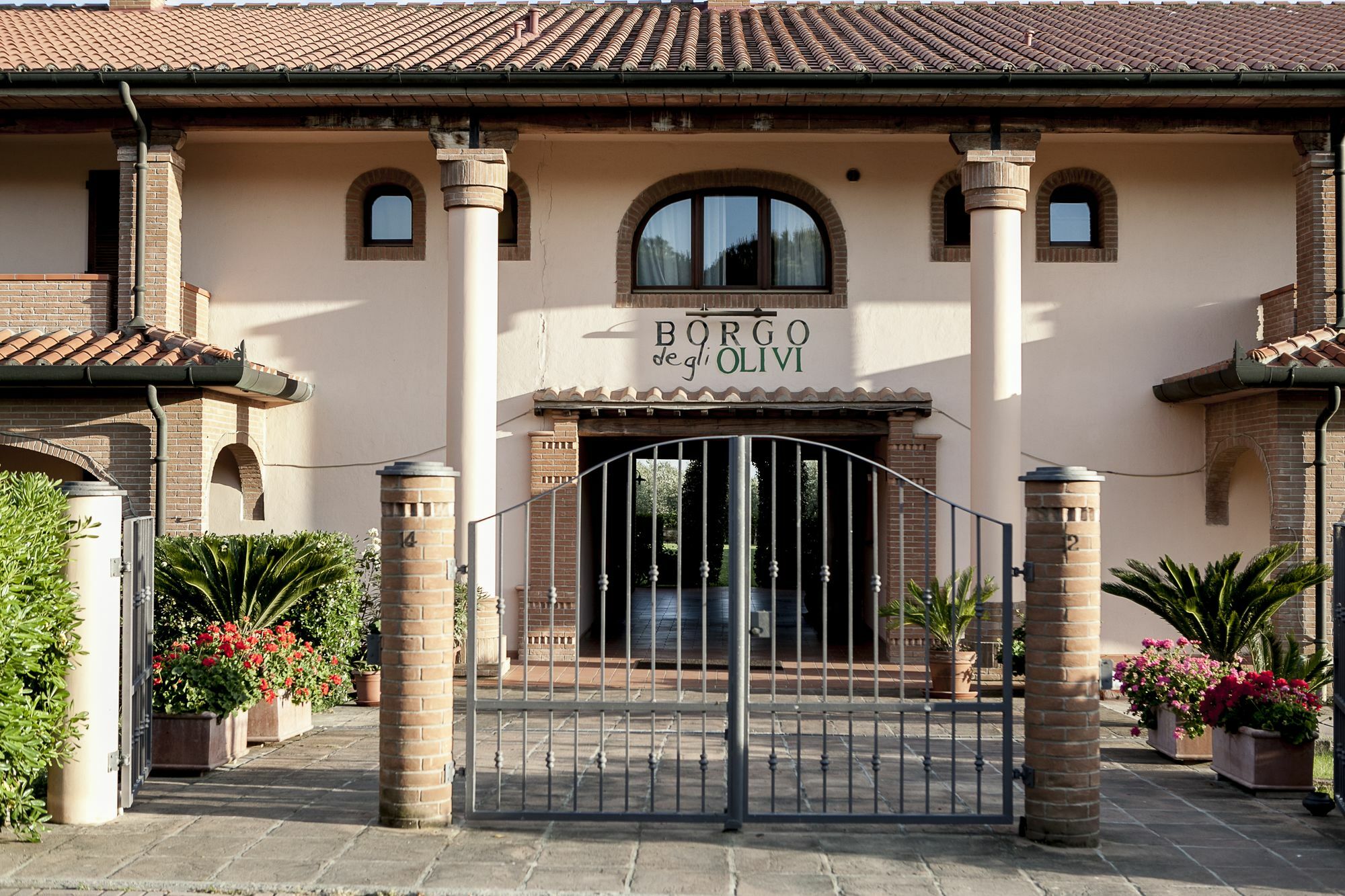 Borgo Degli Olivi Hotel 3*